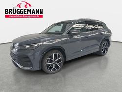 Grau Gebraucht 2024 VW Tiguan IQ Drive SUV | 44.890 €