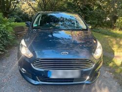 Blau Gebraucht 2019 Ford S-MAX Van / Kleinbus | 15.999 € (Superpreis)