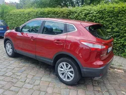 Rot Gebraucht 2016 Nissan Qashqai N-Vision SUV | 9.300 € (Guter Preis)