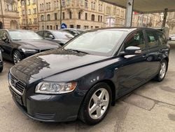 Grau Gebraucht 2009 Volvo V50 Momentum Kombi | 2.990 € (Superpreis)