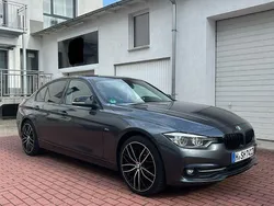 Grau Gebraucht 2017 BMW 320 Sport Line Limousine | 12.200 € (Fairer Preis)