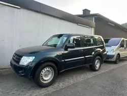 Grün Gebraucht 2014 Mitsubishi Pajero Inform SUV | 10.900 € (Superpreis)