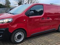 Rot Gebraucht 2018 Citroën Jumpy Van / Kleinbus | 6.300 € (Superpreis)