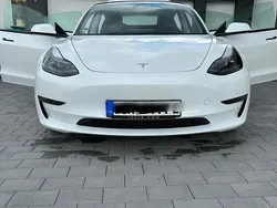 Weiß Gebraucht 2022 Tesla Model 3 Long Range AWD Limousine | 29.000 € (Fairer Preis)