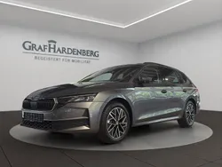 Grau Gebraucht 2024 Skoda Octavia Selection Kombi | 33.890 € (Fairer Preis)