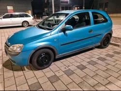 Blau Gebraucht 2002 Opel Corsa Kleinwagen | 1.500 € (Fairer Preis)