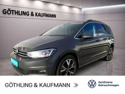 Delfingrau metallic Gebraucht 2024 VW Touran Highline Van / Kleinbus | 36.480 € (Fairer Preis)