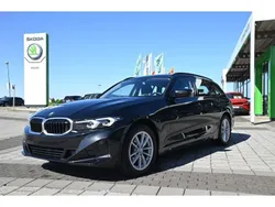 Schwarz Gebraucht 2022 BMW 320 Shadowline Kombi | 30.990 € (Superpreis)