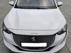 Weiß Gebraucht 2020 Peugeot e-208 Active Kleinwagen | 12.300 € (Guter Preis)