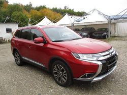 Rot Gebraucht 2016 Mitsubishi Outlander Top SUV | 12.900 € (Superpreis)