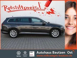 Mangangrau metallic Gebraucht 2022 VW Passat Elegance Kombi | 31.460 € (Etwas zu teuer)