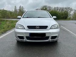 Silber Gebraucht 2005 Opel Astra Coupé | 3.000 €