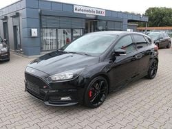 Schwarz Gebraucht 2017 Ford Focus ST Limousine | 12.990 € (Guter Preis)