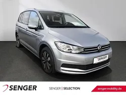 Silber Gebraucht 2024 VW Touran Move Van / Kleinbus | 33.280 € (Fairer Preis)