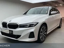 Mineralweiß metallic Gebraucht 2024 BMW 318 Shadowline Kombi | 32.949 € (Guter Preis)
