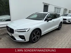 Crystal white pearl metallic Gebraucht 2024 Volvo V60 Plus Kombi | 39.890 € (Fairer Preis)
