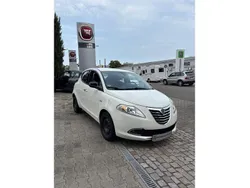 Weiß Gebraucht 2011 Lancia Ypsilon Gold Kleinwagen | 6.989 € (Fairer Preis)