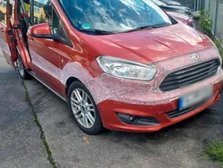 Rot Gebraucht 2014 Ford Tourneo Courier Van / Kleinbus | 3.000 €