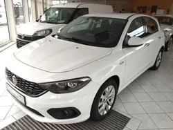 Weiß Gebraucht 2016 Fiat Tipo Lounge Kleinwagen | 8.900 € (Fairer Preis)