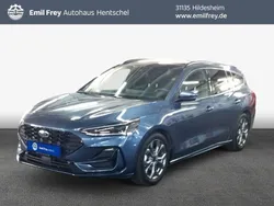 Blau Gebraucht 2024 Ford Focus ST-Line Kombi | 26.328 € (Guter Preis)
