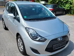 Silber Gebraucht 2015 Hyundai ix20 Van / Kleinbus | 7.999 € (Fairer Preis)