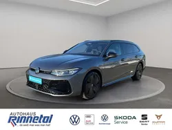 Diabasgrau metallic Gebraucht 2024 VW Passat R-line Kombi | 43.820 € (Fairer Preis)