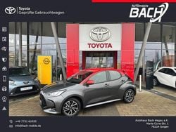 Grau Gebraucht 2022 Toyota Yaris Hybrid Limousine | 20.990 € (Fairer Preis)