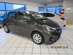 Andere Gebraucht 2013 Toyota Yaris Hybrid Life Limousine | 9.890 € (Fairer Preis)