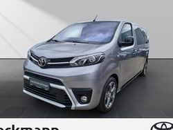 Bismutsilber metallic Gebraucht 2023 Toyota Proace Verso Executive Kombi | 44.990 € (Etwas zu teuer)
