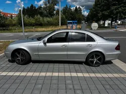 Silber Gebraucht 2002 Mercedes E220 Limousine | 1.900 € (Superpreis)