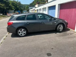Grau Gebraucht 2011 Opel Astra Kombi | 4.600 € (Teuer)
