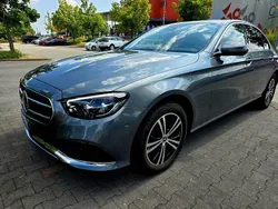 Grau Gebraucht 2023 Mercedes E220 Limousine | 44.500 € (Fairer Preis)