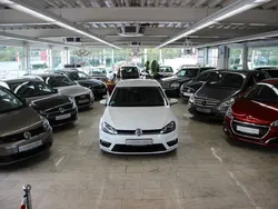 Weiß Gebraucht 2014 VW Golf VII Highline Limousine | 14.850 € (Teuer)