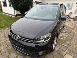Schwarz Gebraucht 2015 VW Touran Highline Van / Kleinbus | 11.850 €