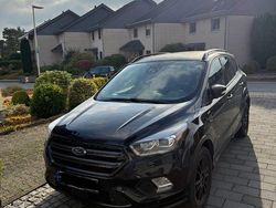 Schwarz Gebraucht 2017 Ford Kuga ST-Line SUV | 12.500 € (Etwas zu teuer)