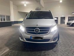 Silber Gebraucht 2018 Mercedes V220 Van / Kleinbus | 29.800 € (Fairer Preis)