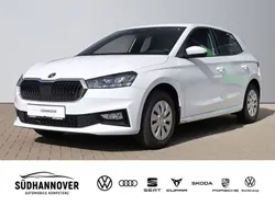 Moonweiss metallic Gebraucht 2024 Skoda Fabia Selection Limousine | 19.790 € (Fairer Preis)