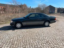 Schwarz Gebraucht 1991 Mercedes 230 Coupé | 10.900 €