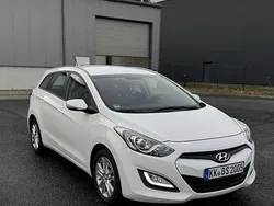 Weiß Gebraucht 2014 Hyundai i30 Edition Kombi | 5.999 € (Fairer Preis)