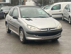 Silber Gebraucht 2000 Peugeot 206 Style Limousine | 1.850 € (Etwas zu teuer)