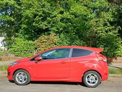 Rot Gebraucht 2014 Ford Fiesta Individual Kleinwagen | 6.000 € (Fairer Preis)