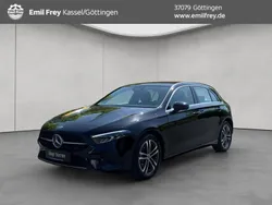 Kosmosschwarz metallic Gebraucht 2024 Mercedes A180 Advanced Limousine | 27.800 € (Guter Preis)
