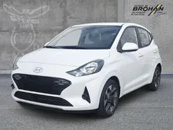 Atlas white / sol Gebraucht 2024 Hyundai i10 Trend Kleinwagen | 16.780 € (Fairer Preis)