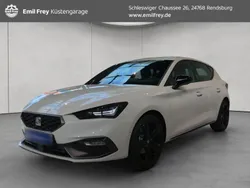 Weiß Neu 2025 Seat Leon Black Edition Limousine | 35.980 € (Teuer)