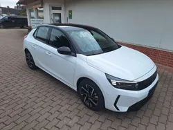 Weiß Gebraucht 2024 Opel Corsa Limousine | 15.990 € (Guter Preis)