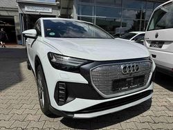 Weiß Gebraucht 2021 Audi Q4 Sportback e-tron Ambiente SUV | 32.850 € (Etwas zu teuer)