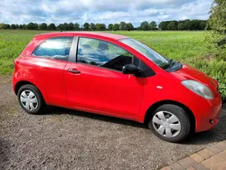Rot Gebraucht 2007 Toyota Yaris Kleinwagen | 2.600 €