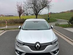 Silber Gebraucht 2018 Renault Mégane IV Play Limousine | 9.000 € (Guter Preis)