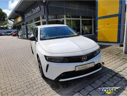 Weiss Gebraucht 2023 Opel Astra Elegance Limousine | 24.500 € (Superpreis)