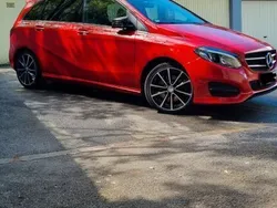 Rot Gebraucht 2015 Mercedes B250 Van / Kleinbus | 15.999 € (Guter Preis)